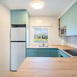 Isabel Apartment